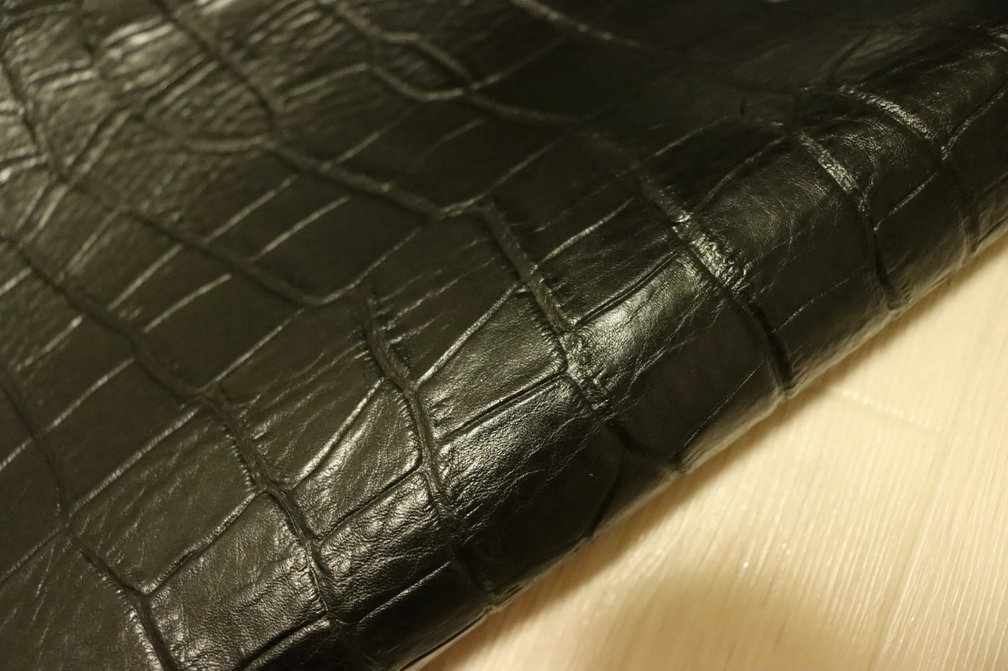 ds30円！新入荷！顔料仕上げ　クロコ型押し　ブラック　259ds