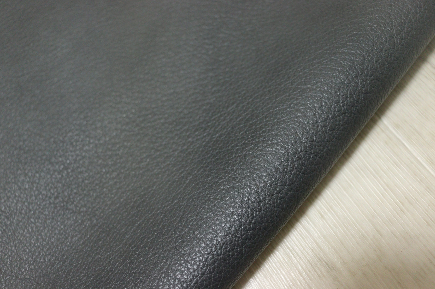 ds30円！新入荷！イタリアンレザー　アンチック加工　アッシュグレー　252ds