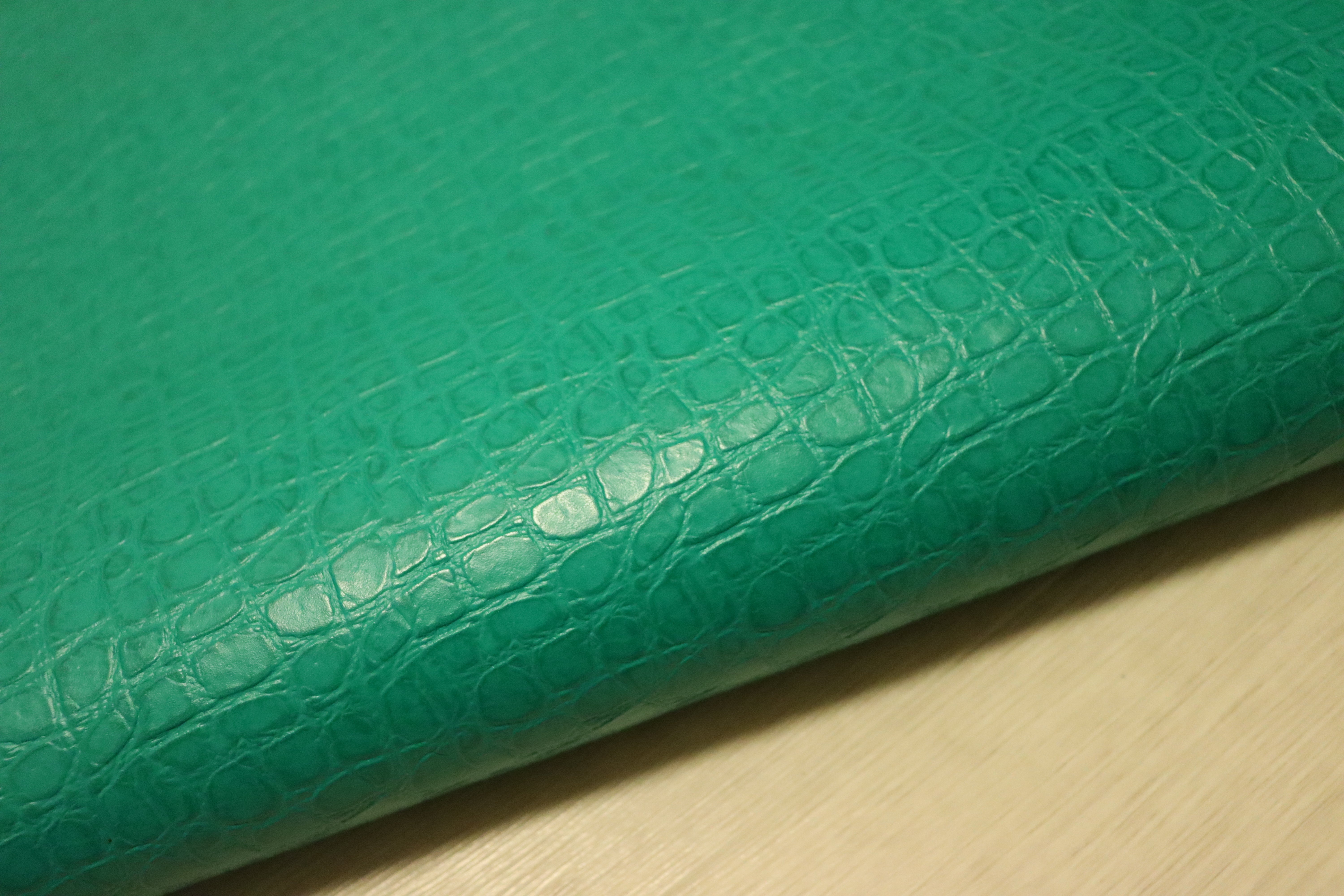 ds30円！新入荷!顔料仕上げ エメラルドグリーン カメ型押し