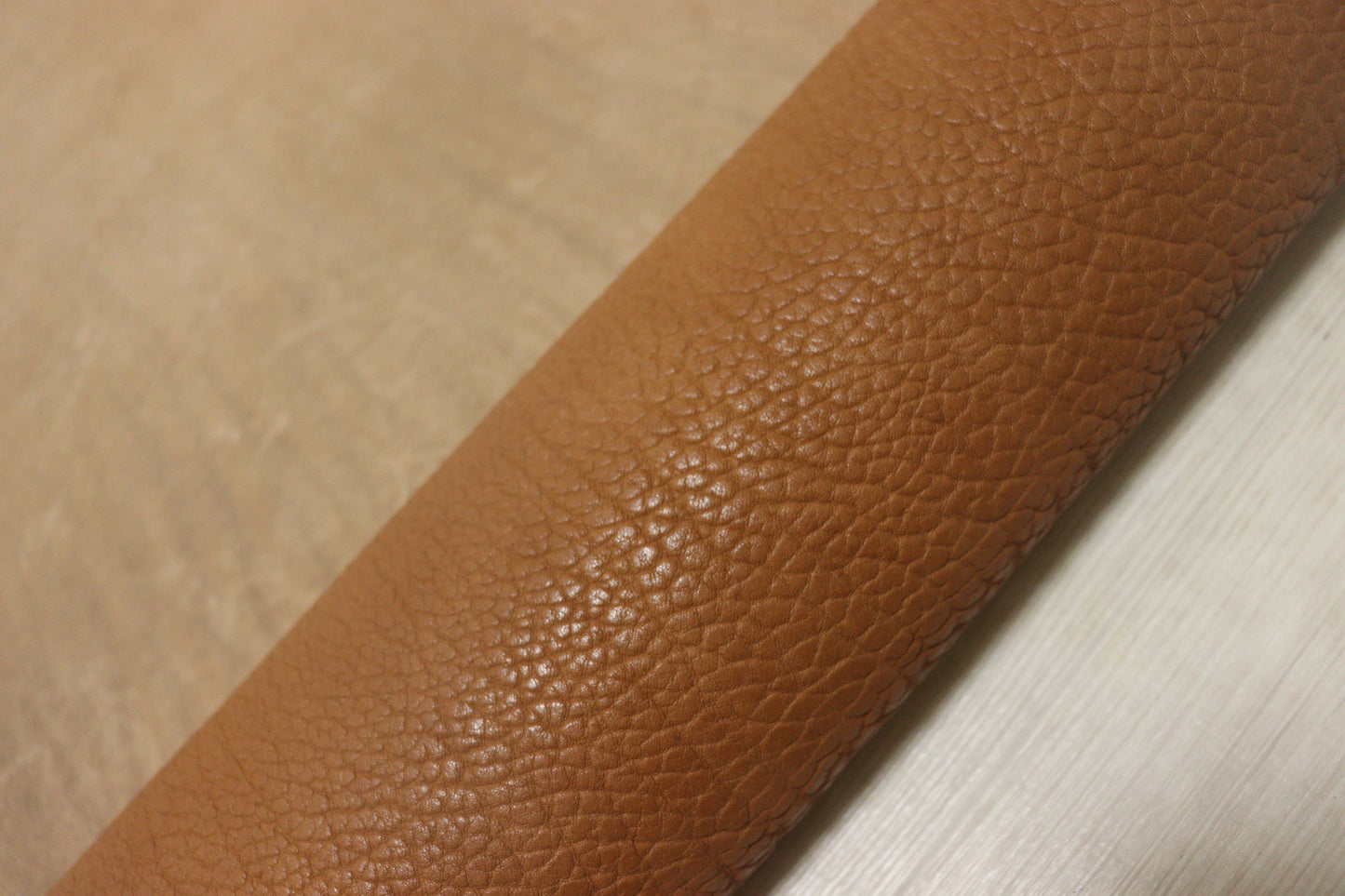ds72円！イタリアンレザー TAN　シュリンク加工　オイルヌメ　ショルダー　108ds
