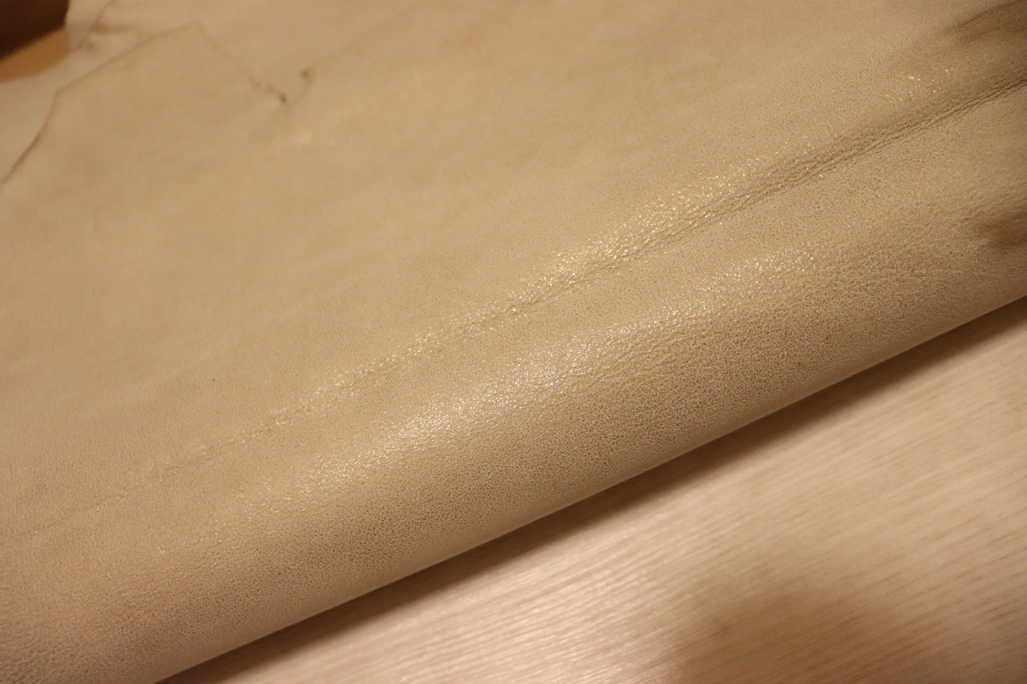 ds28円！新入荷！蝋引き　イタリアンレザー　ゴールド　KID 73ds