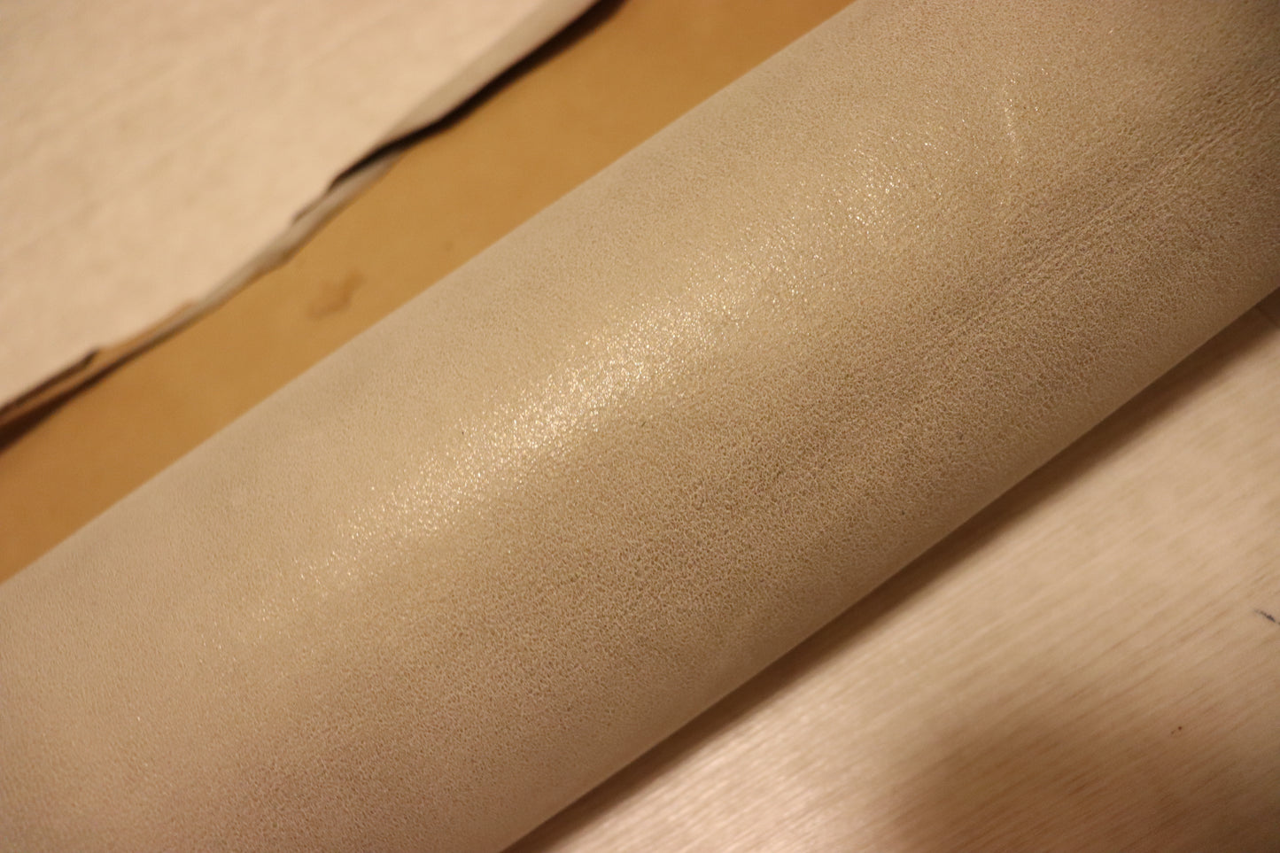 ds28円！新入荷！蝋引き　イタリアンレザー　ゴールド　KID 71ds