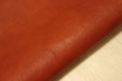 ds75円！新入荷!モチモチ　ダコタシュリンク加工　レッドブラウン　ショルダーヌメ　140ds