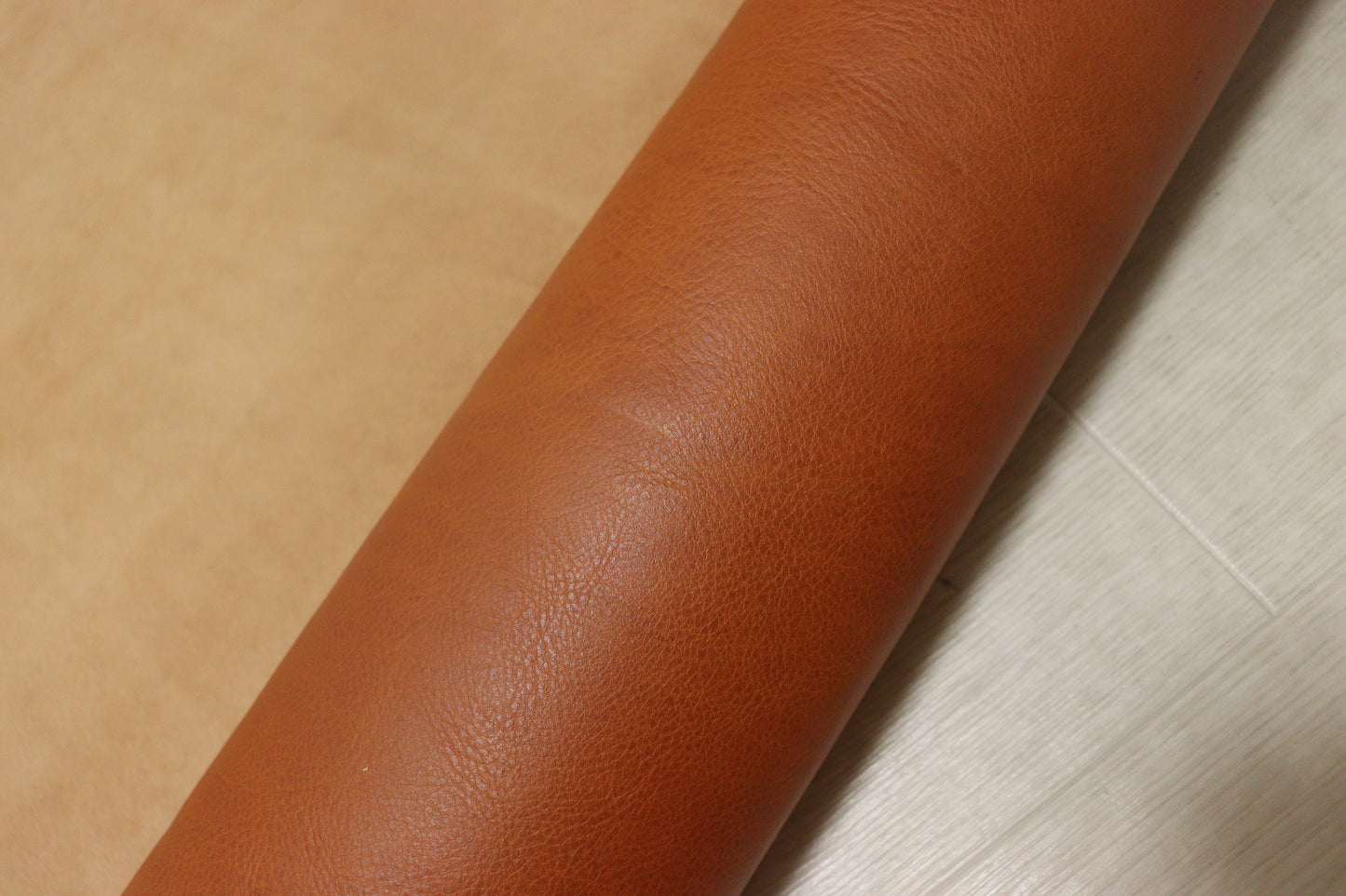 ds75円！イタリアンレザー 　オレンジキャメル　シュリンク加工　オイルヌメ　ショルダー　151ds