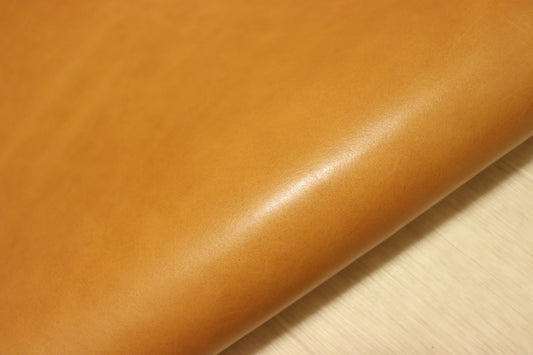 ds75円！新入荷！上質！オイルヌメ　染料仕上げ　イエローキャメル　ショルダー　129ds