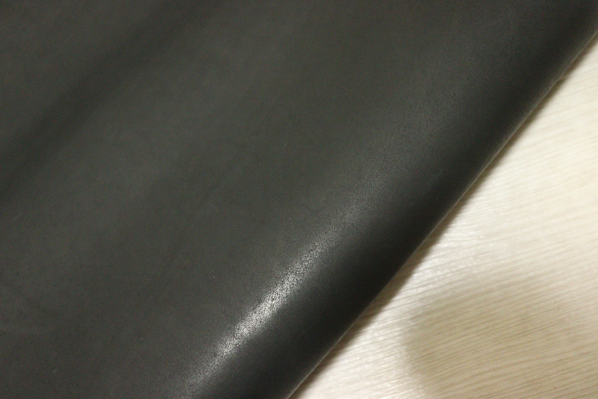 ds50円！新入荷！イタリアンレザー　オイルヌメ　ブラック　スムース加工　160ds