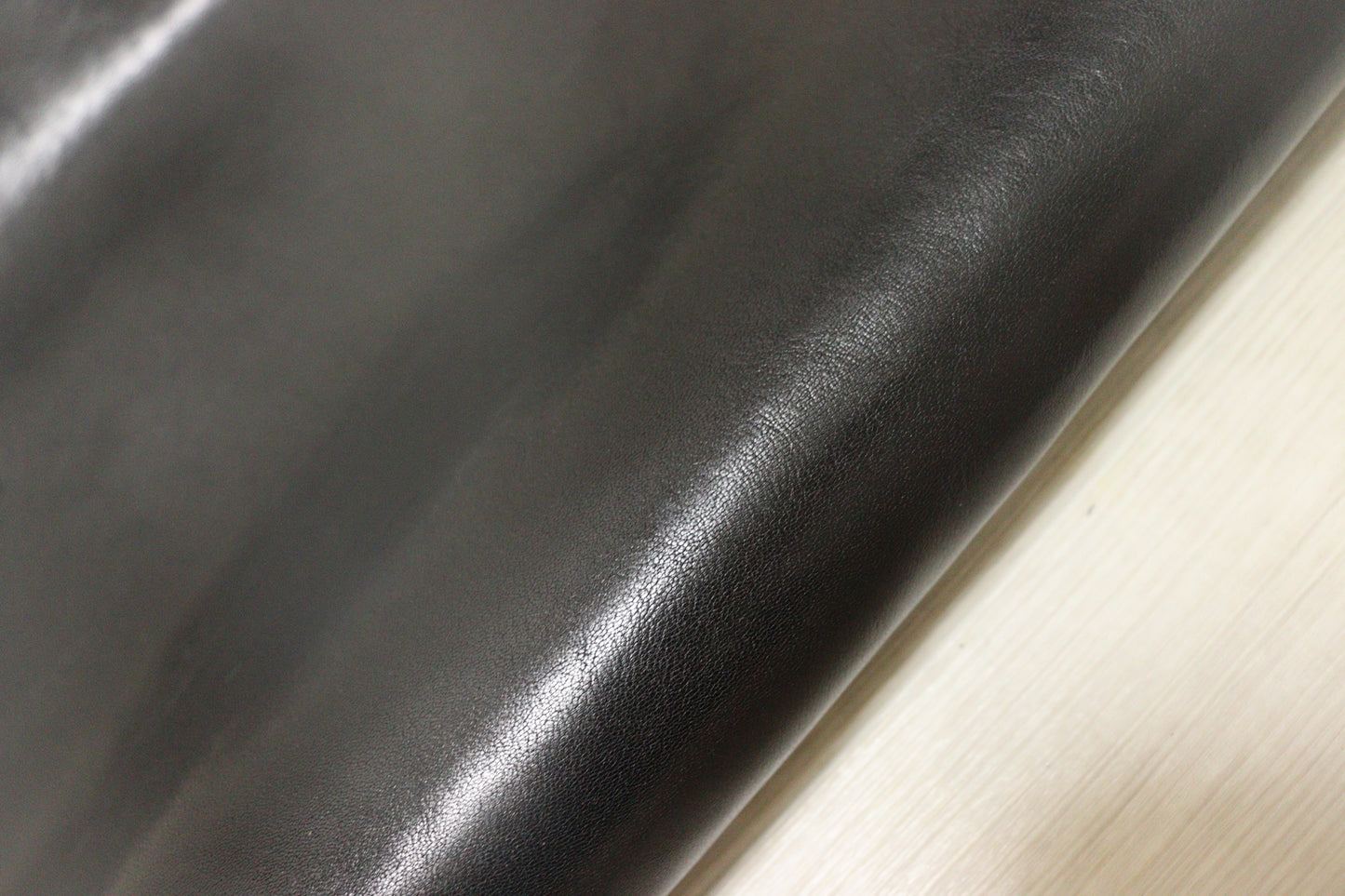 ds50円！イタリアンレザー　オイルナッパ　ベリー　ブラック　ヌメ革　80ds