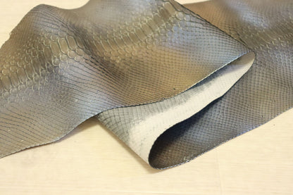 新入荷！価格固定！パイソン　最大160×30センチ　グラデーション加工　ブルー