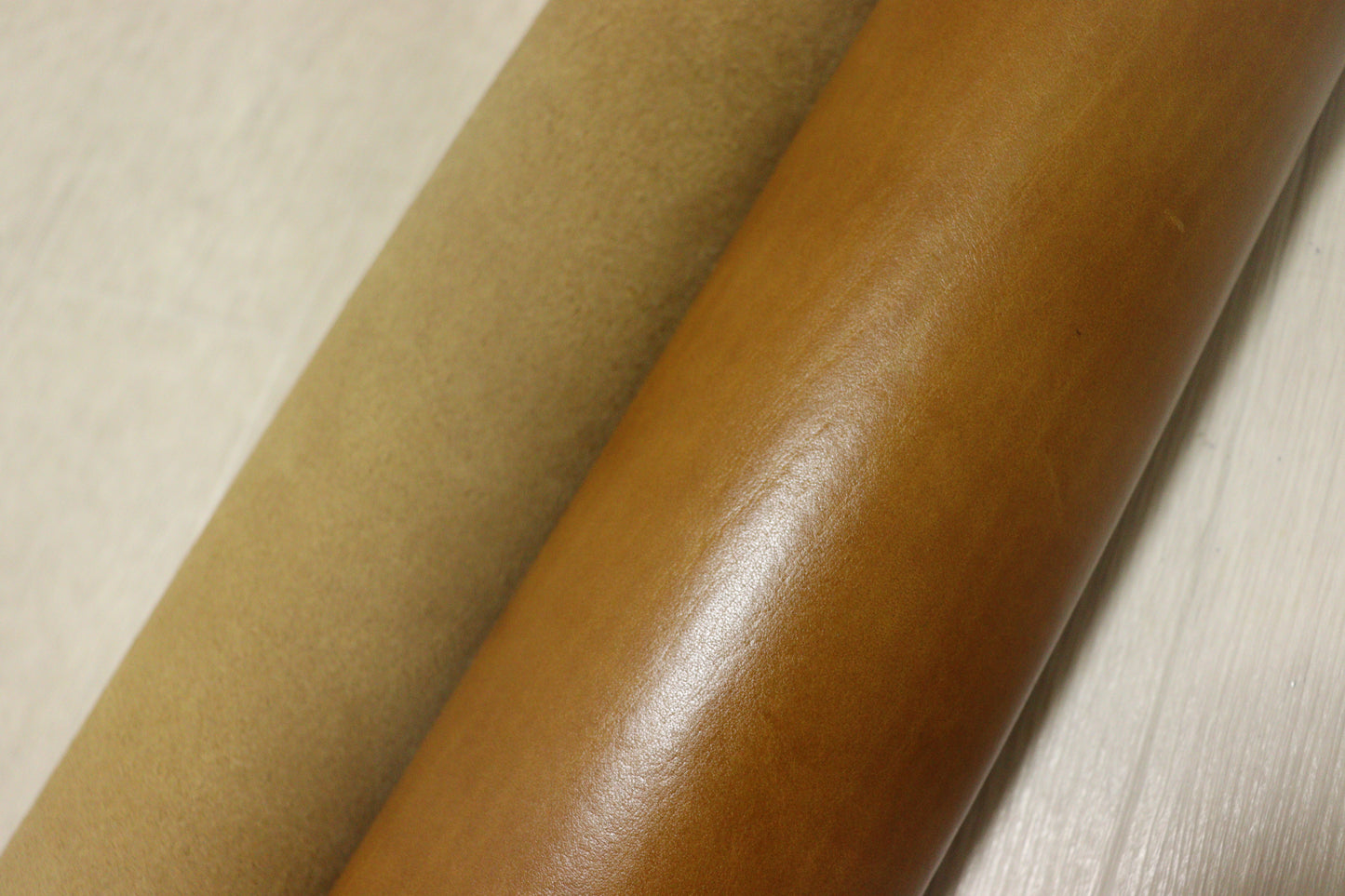 ds28円！新入荷!イタリアンレザー　イエローキャメル　スムース加工　205ds
