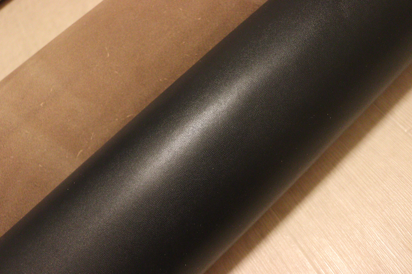 ds28円！新入荷！特殊加工　ヌメ革　ネイビー　フィルム貼り　220ds