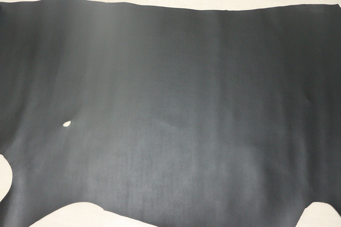 ds28円！新入荷！顔料仕上げ　ブラック　角シボ型押し　190ds