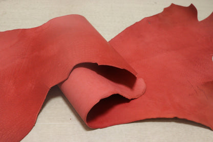 ds50円！新入荷！イタリアンレザー　ベリー　レッド　ピットなめし　ヌメ革　69ds