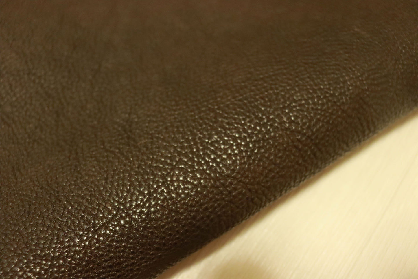 ds72円！新入荷！上質！オイルヌメ セピアブラウン ショルダー シボ型押し 129ds