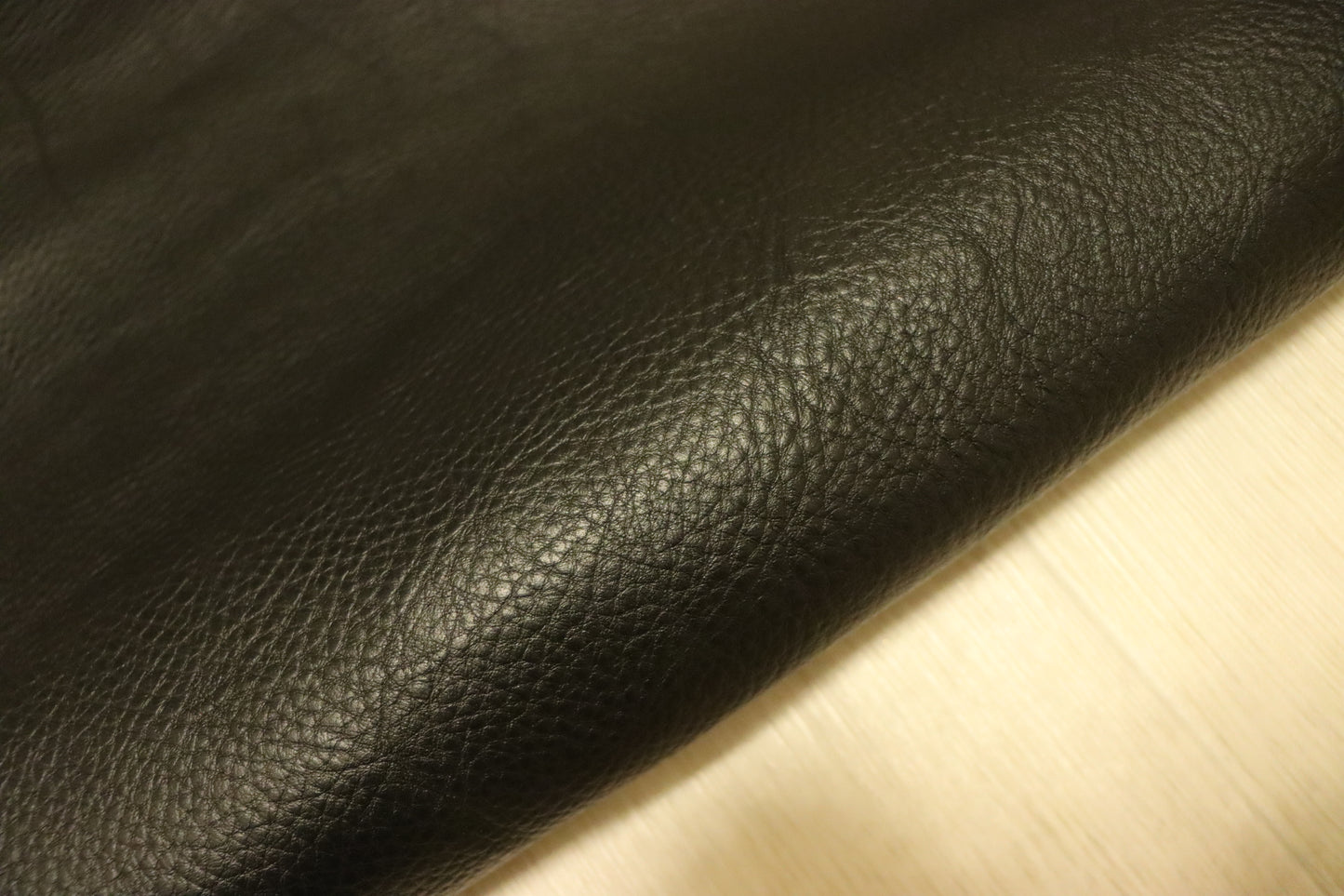 ds68円！新入荷！モチモチ　ショルダー　オイルヌメ　シュリンク加工　ブラック　130ds