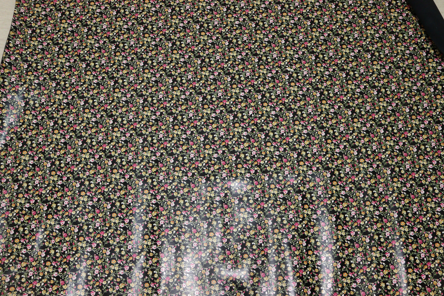 ds25円！新入荷！イタリアンレザー　フィルム貼り　花柄　床革　155ds