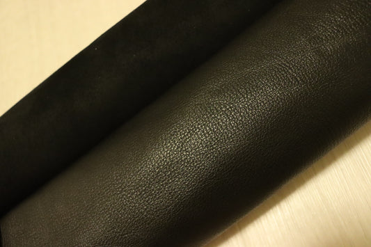 ds25円！新入荷！やや訳あり　オイルレザー　ブラック　シボ型押し　260ds