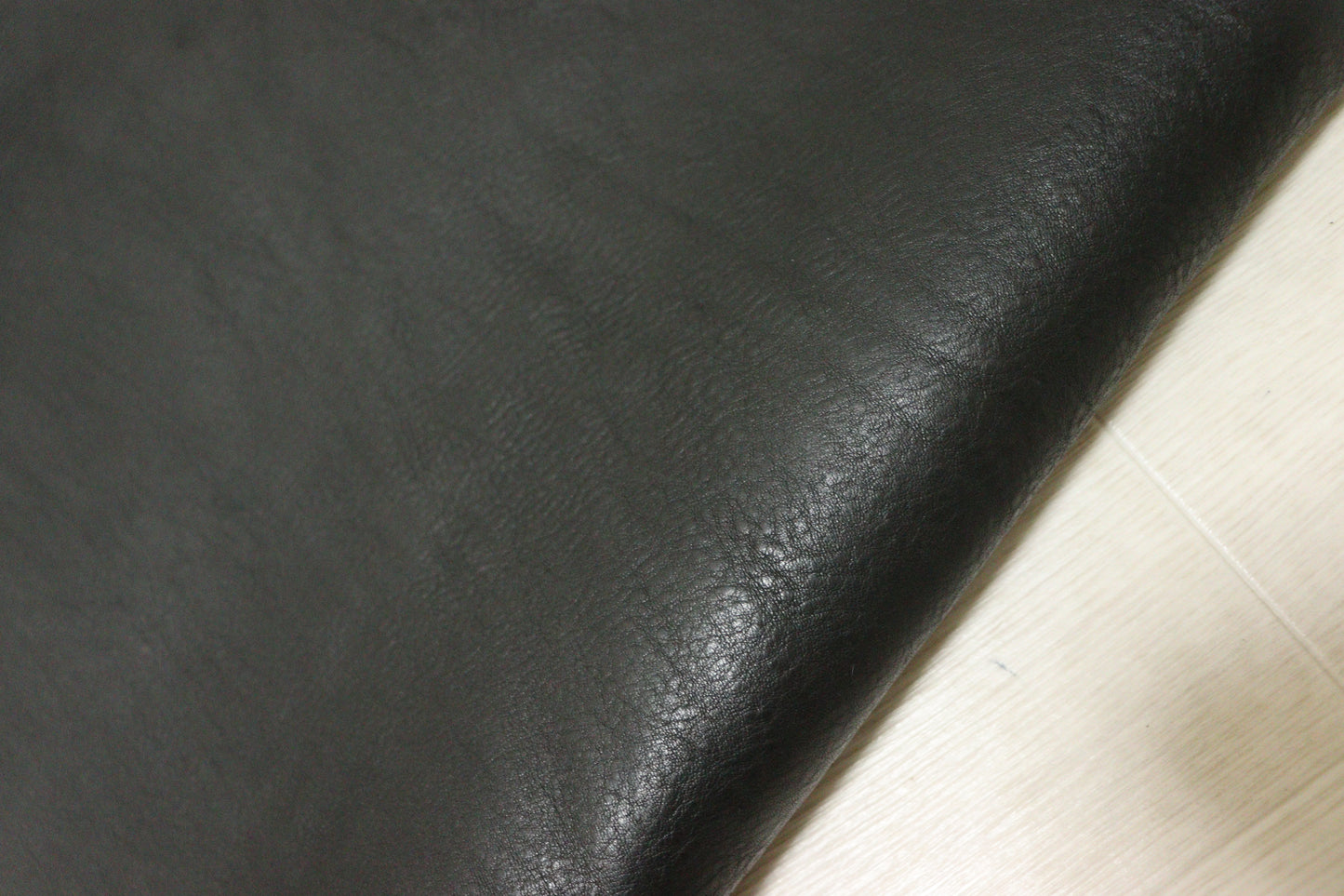 ds72円！新入荷！イタリアンレザー 　もちもち　シュリンク加工　ショルダー　オイルヌメ革　112ds