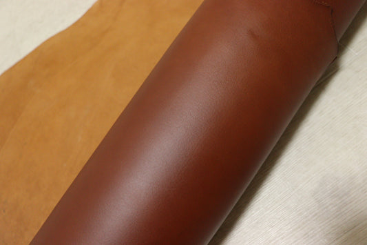 ds50円！新入荷！イタリアンレザー 　オイルヌメ　バートンシェンナ　キップ　165ds