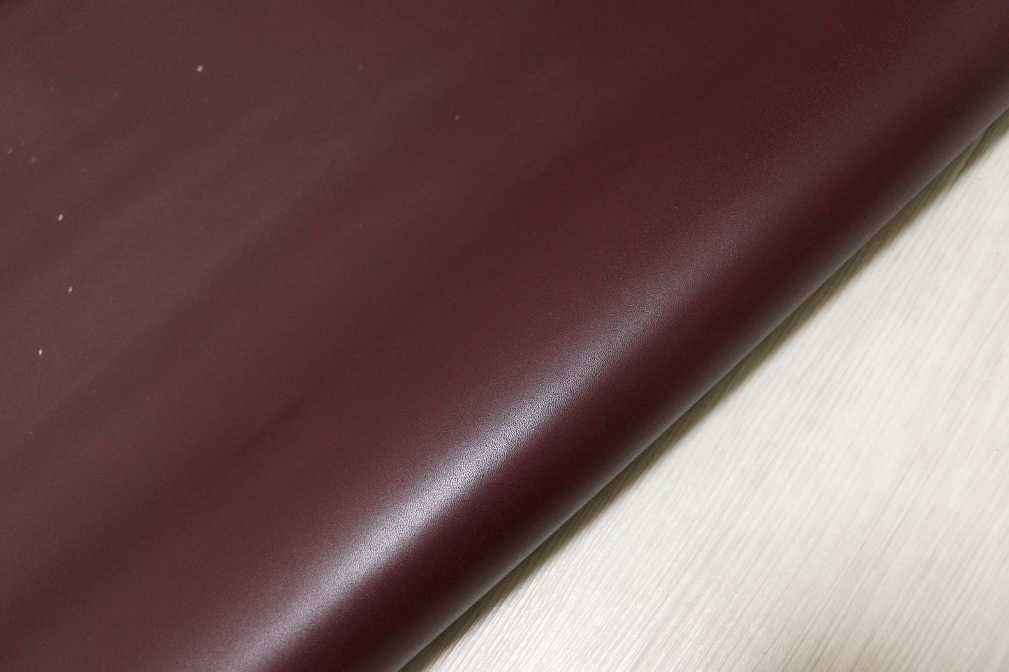 ds25円！新入荷！顔料仕上げ　ワインレッド　ハギレ　120ds