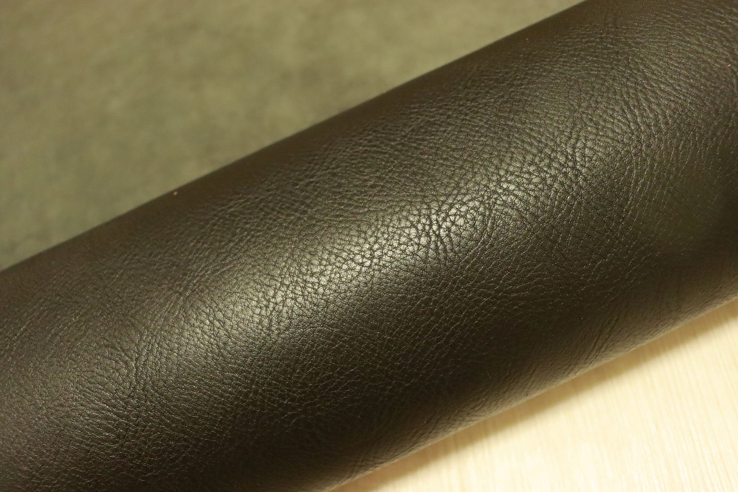 ds75円！新入荷！上質！ショルダー　ダコタ　オイルヌメ　ブラック　137ds