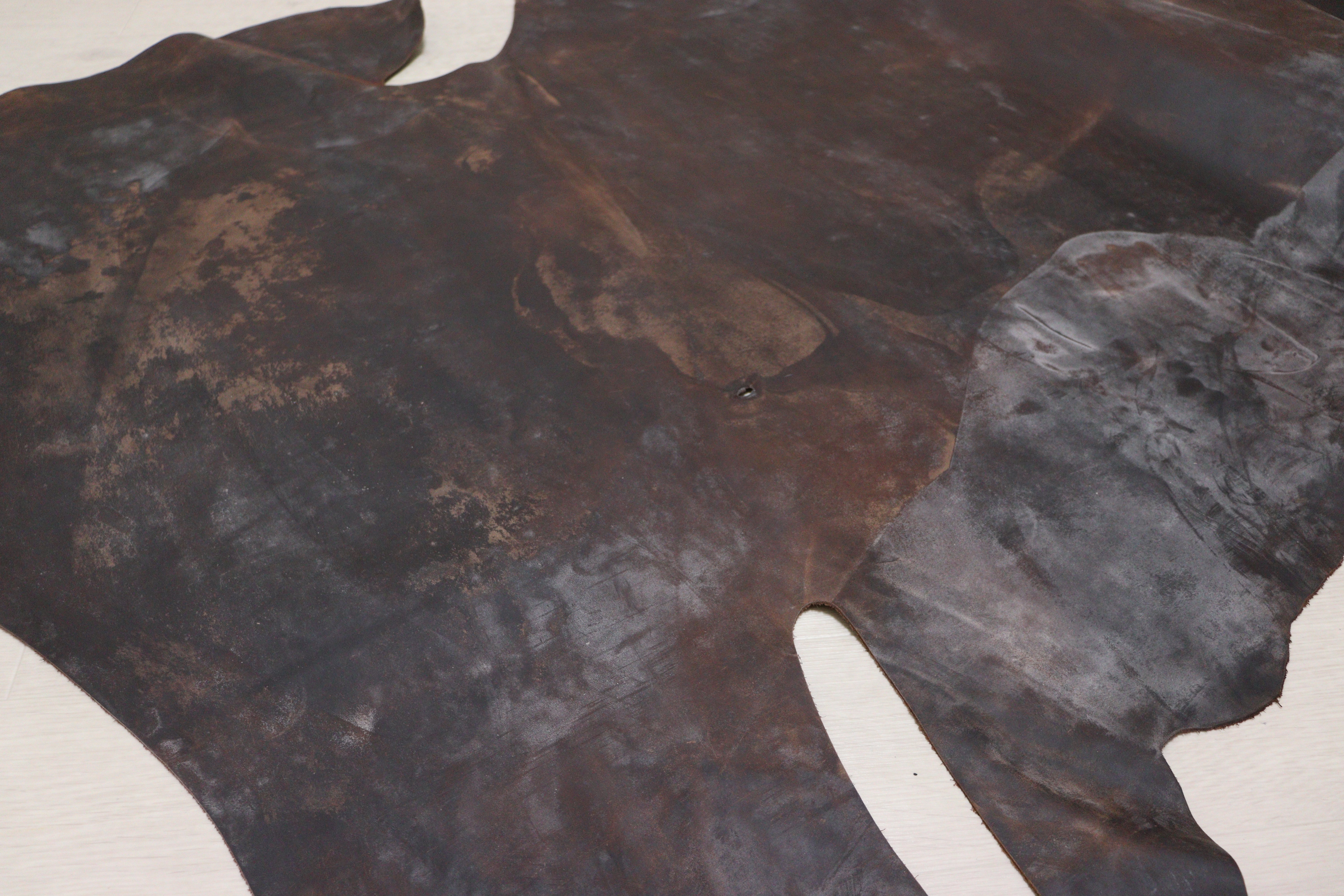 crazy Horse★プルアップヌメ革★ナチュラル・ブラウン★149ds ★№130 ds30円！訳あり　新入荷！Crazy Horseオイルプルアップ　ヴィンテージブラウン　ヌメ革　194ds