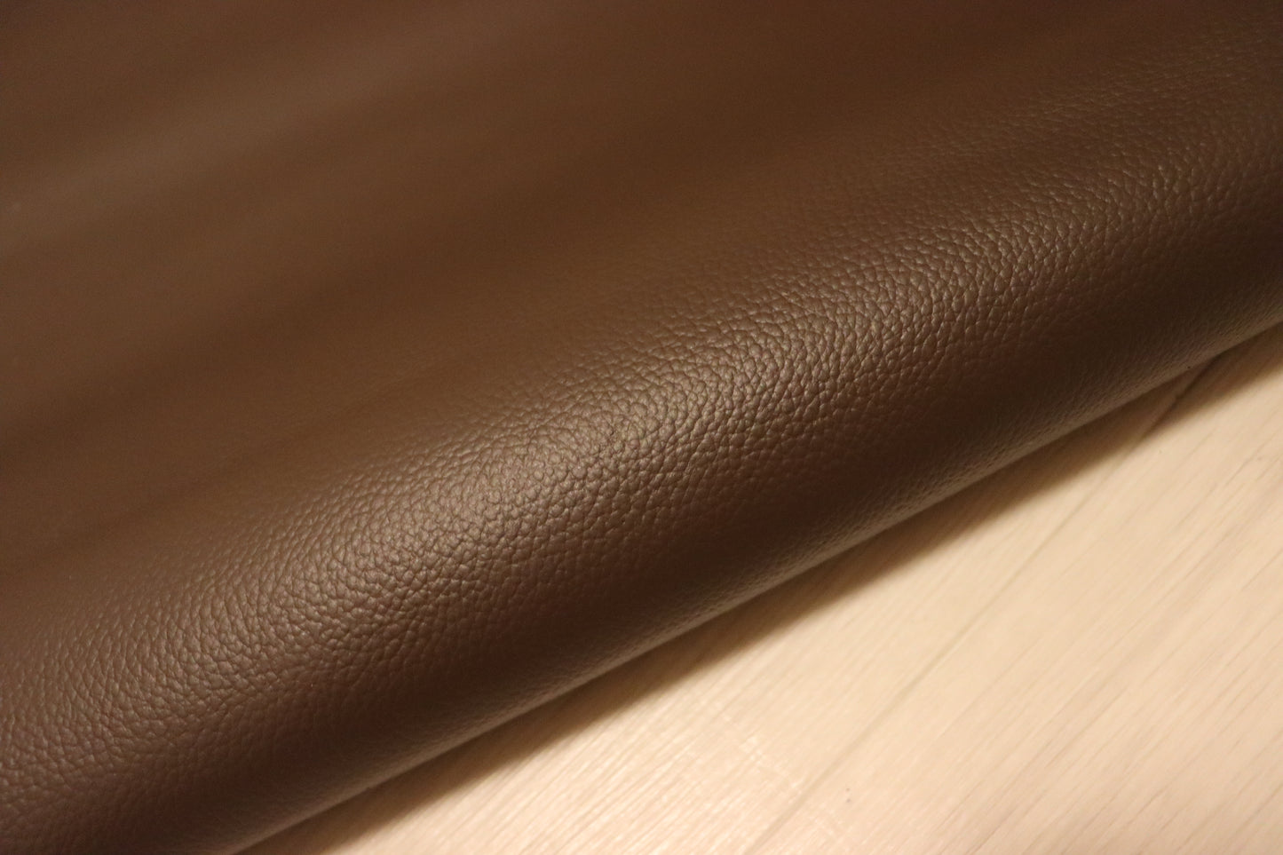 DS28円！新入荷！顔料仕上げ　シボ型押し　ダークブラウン　200DS