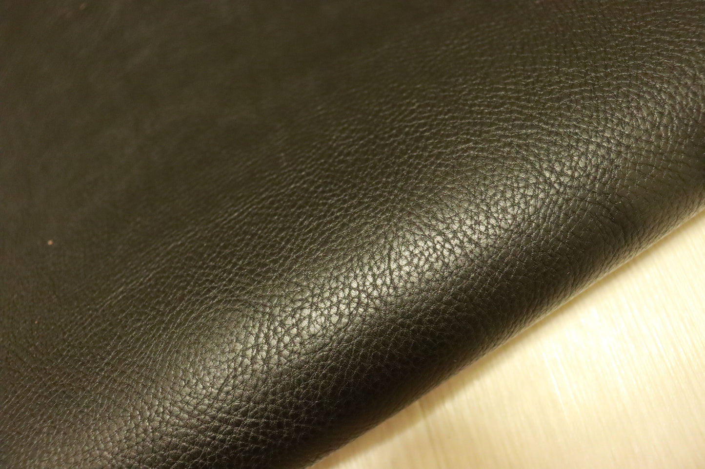 ds75円！新入荷！上質！オイルヌメ　ダコタ　ショルダー　ブラック　133ds