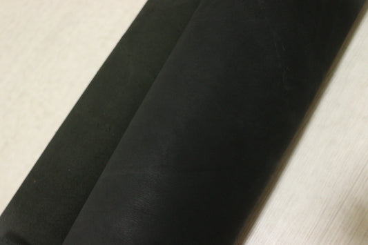 ds55円！イタリアンレザー　キップ　マットブラック　オイルヌメ　140ds