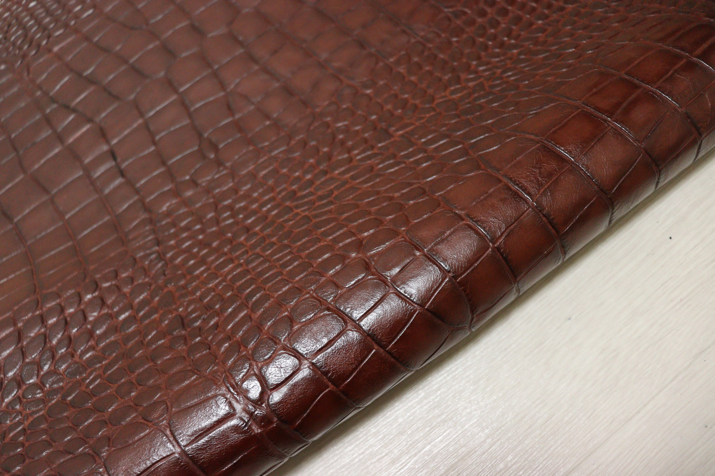 ds65円！イタリアンレザー　ショルダー　クロコ型押し　157ds　チョコブラウン
