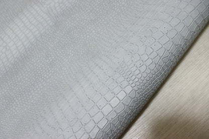 ds70円！イタリアンレザー　ショルダー　クロコ型押し　アイスグレー　158ds