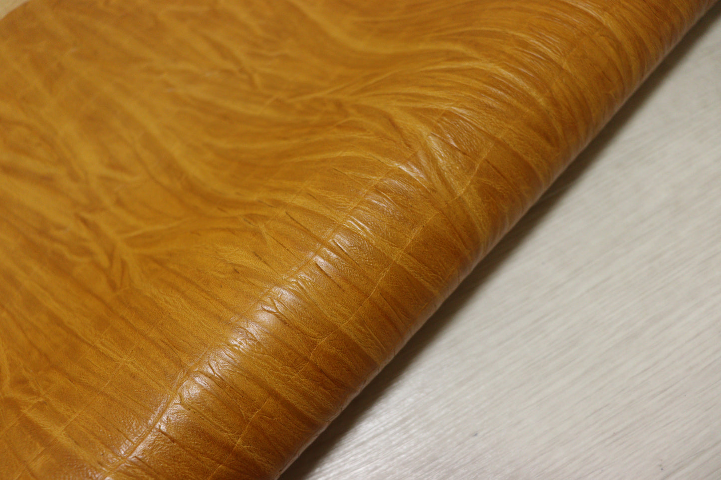 ds70円！イタリアンレザー　ショルダー　絞り加工×クロコ型押し　131ds