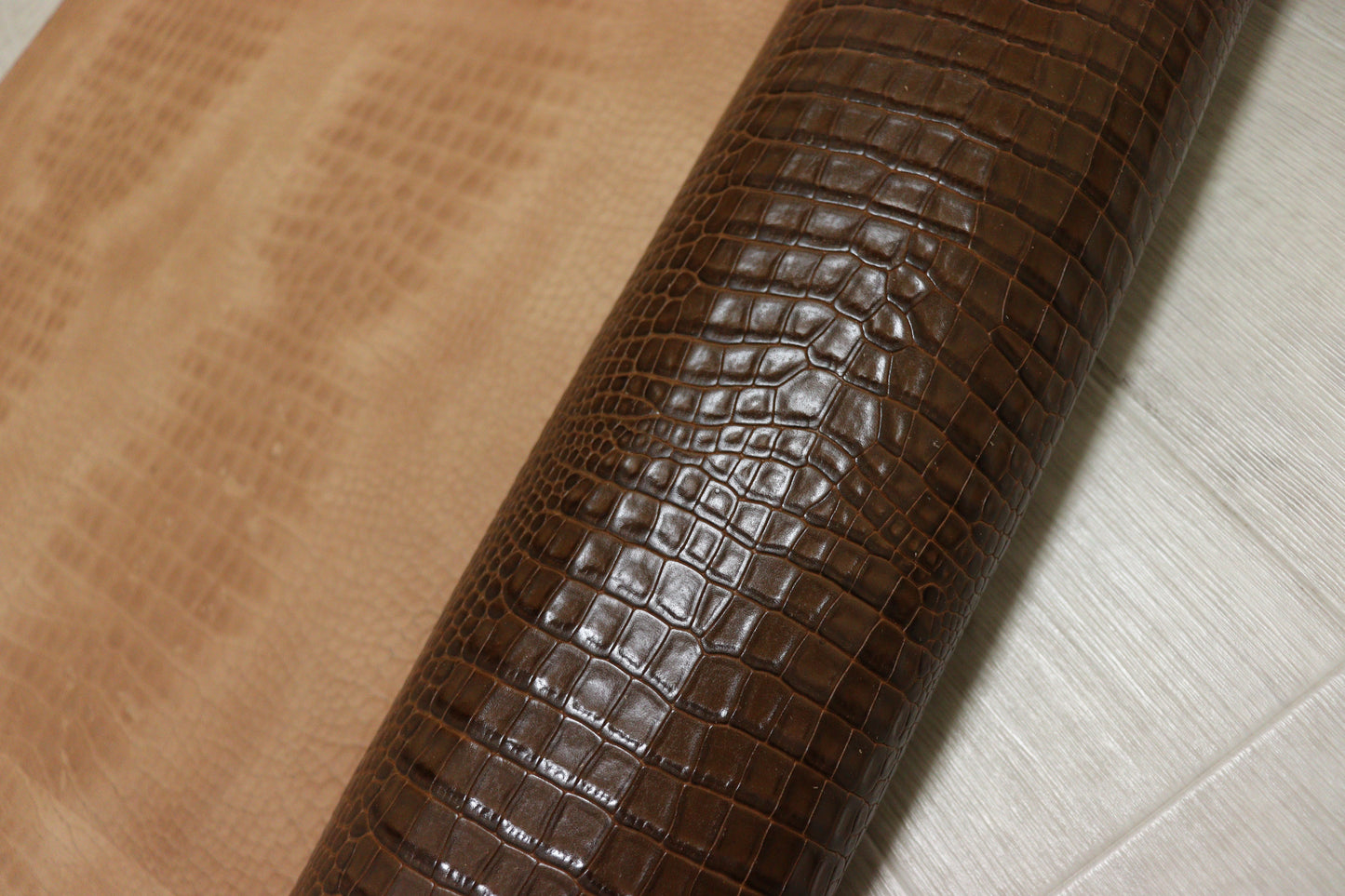 ds70円！イタリアンレザー　ショルダー　クロコ型押し　コーヒーブラウン　135ds