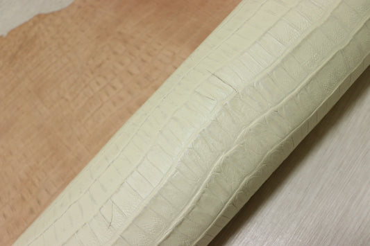 ds65円！イタリアンレザー　ショルダー　クロコ型押し　アイボリー　127ds