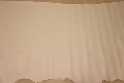 ds22円！SALE！イタリアンレザー　白なめし　スムース加工　ハギレ　120ds