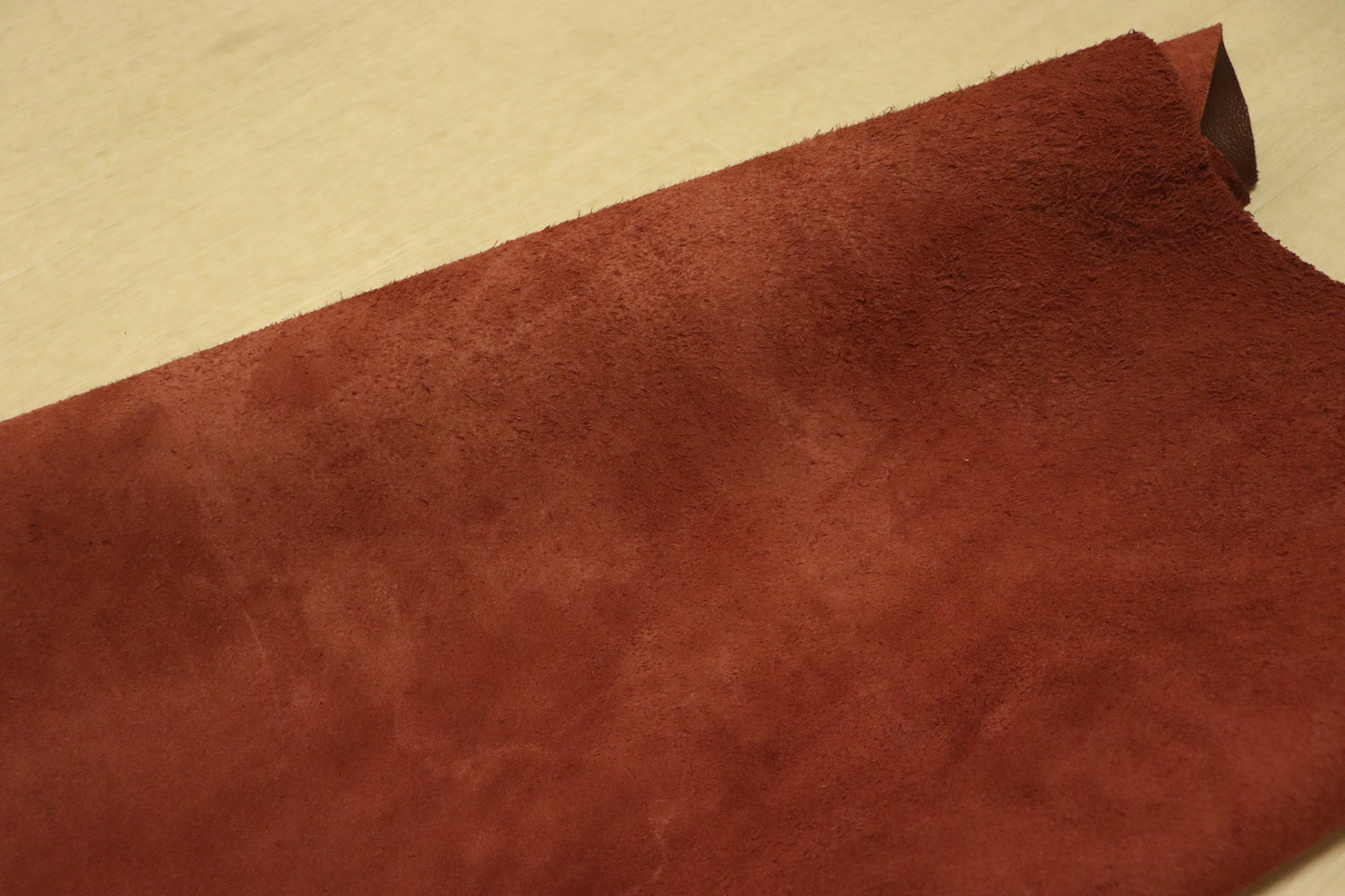 ds28円！新入荷！姫路レザー　顔料仕上げ　パールワイン　シボ型押し　200ds