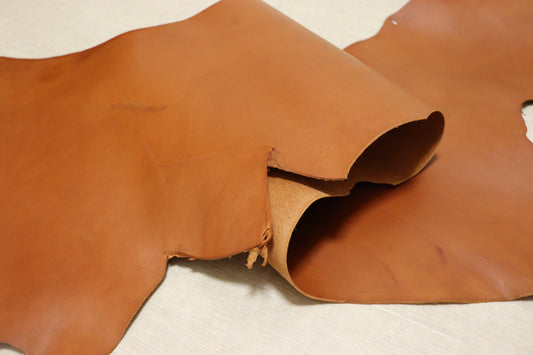 ds50円！イタリアンレザー　ピットなめし　スムース加工　キャメル　ベリー　ヌメ革　90ds