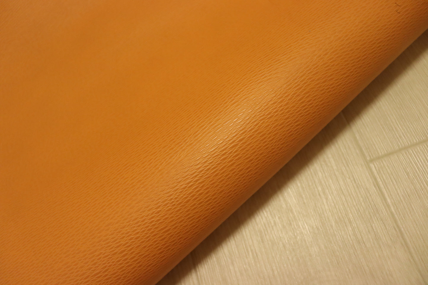 ds28円！新入荷！顔料仕上げ　オレンジ　エンボス加工　220ds