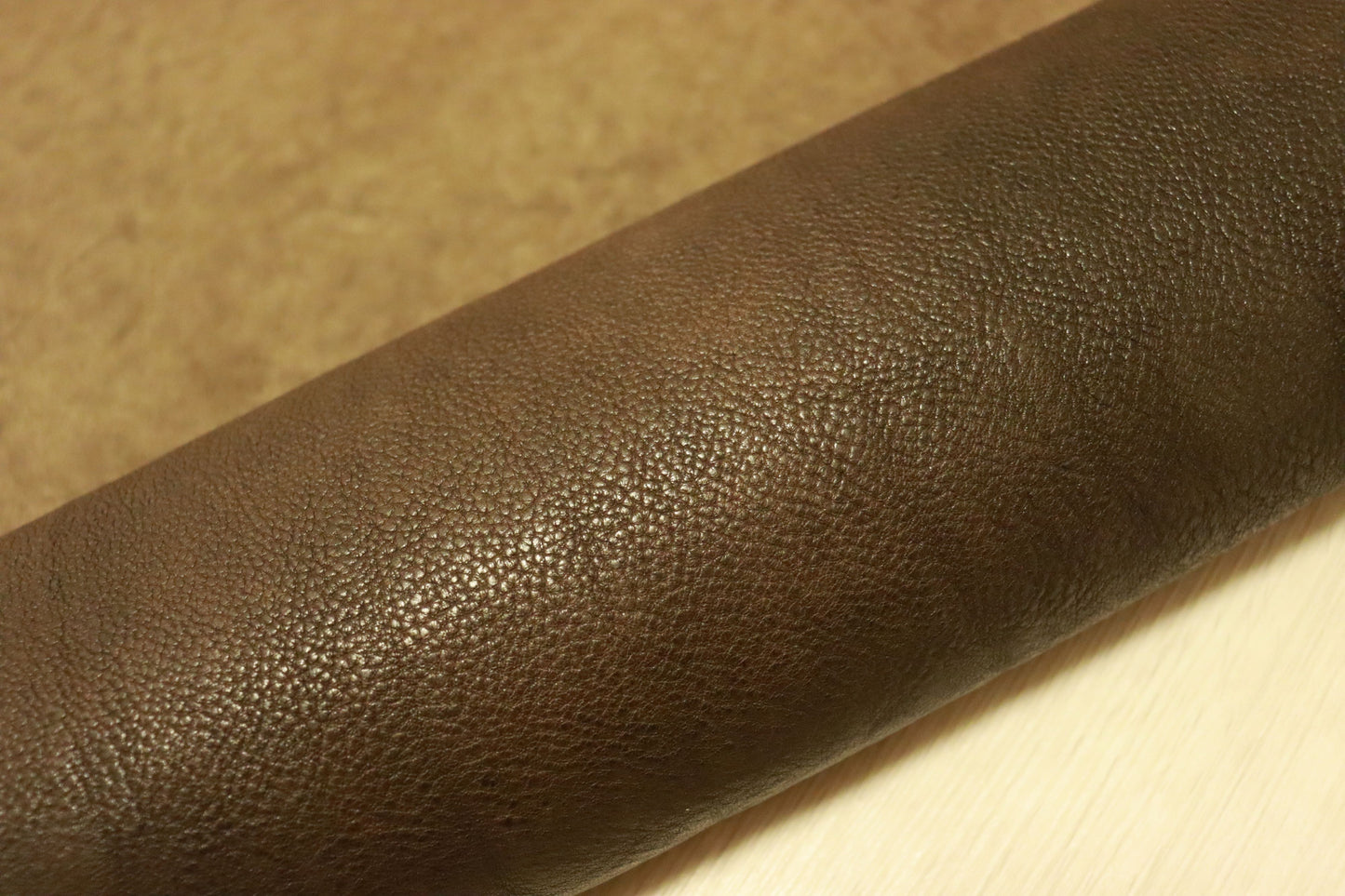 ds72円！新入荷！上質！オイルヌメ セピアブラウン ショルダー シボ型押し 126ds