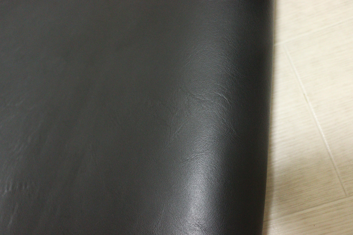 ds50円！イタリアンレザー　ベリー　オイルヌメ　スムース加工　ブラック　85ds