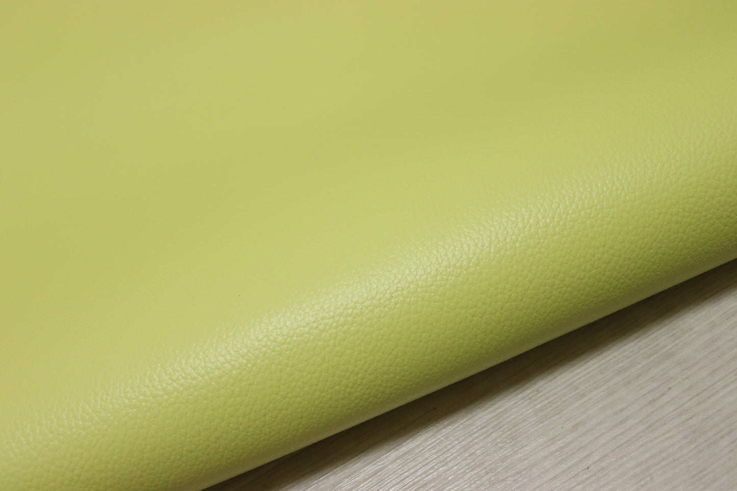 ds28円！新入荷！顔料仕上げ　イエロー　シボ型押し　230ds