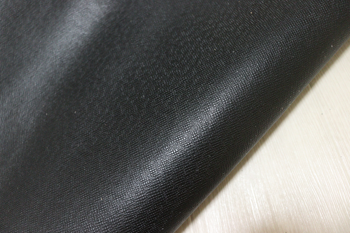 ds28円！新入荷！顔料仕上げ　ブラック　シボ型押し　220ds