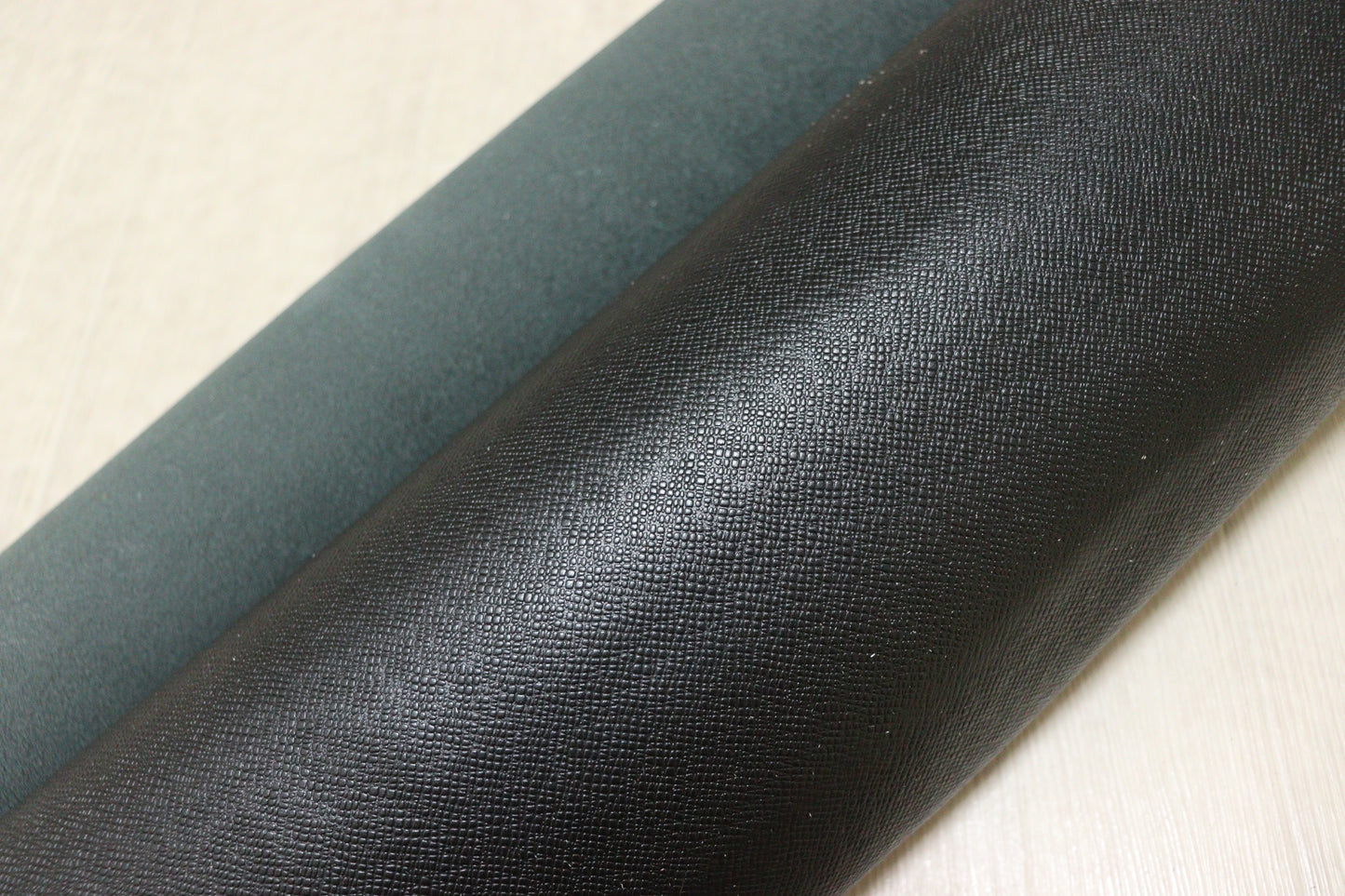 ds28円！新入荷！顔料仕上げ　ブラック　シボ型押し　220ds