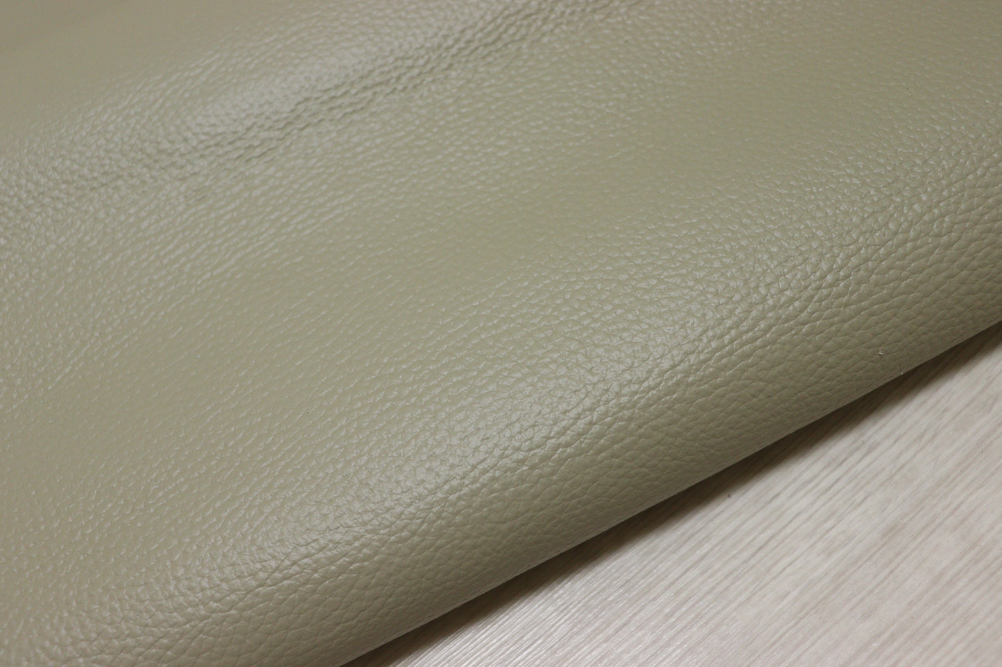 ds28円！新入荷！姫路レザー　もちもち　シュリンク加工　240ds
