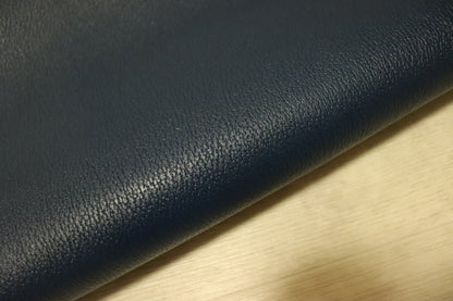 ds28円！新入荷！顔料仕上げ　マリンブルー　豚革　130ds