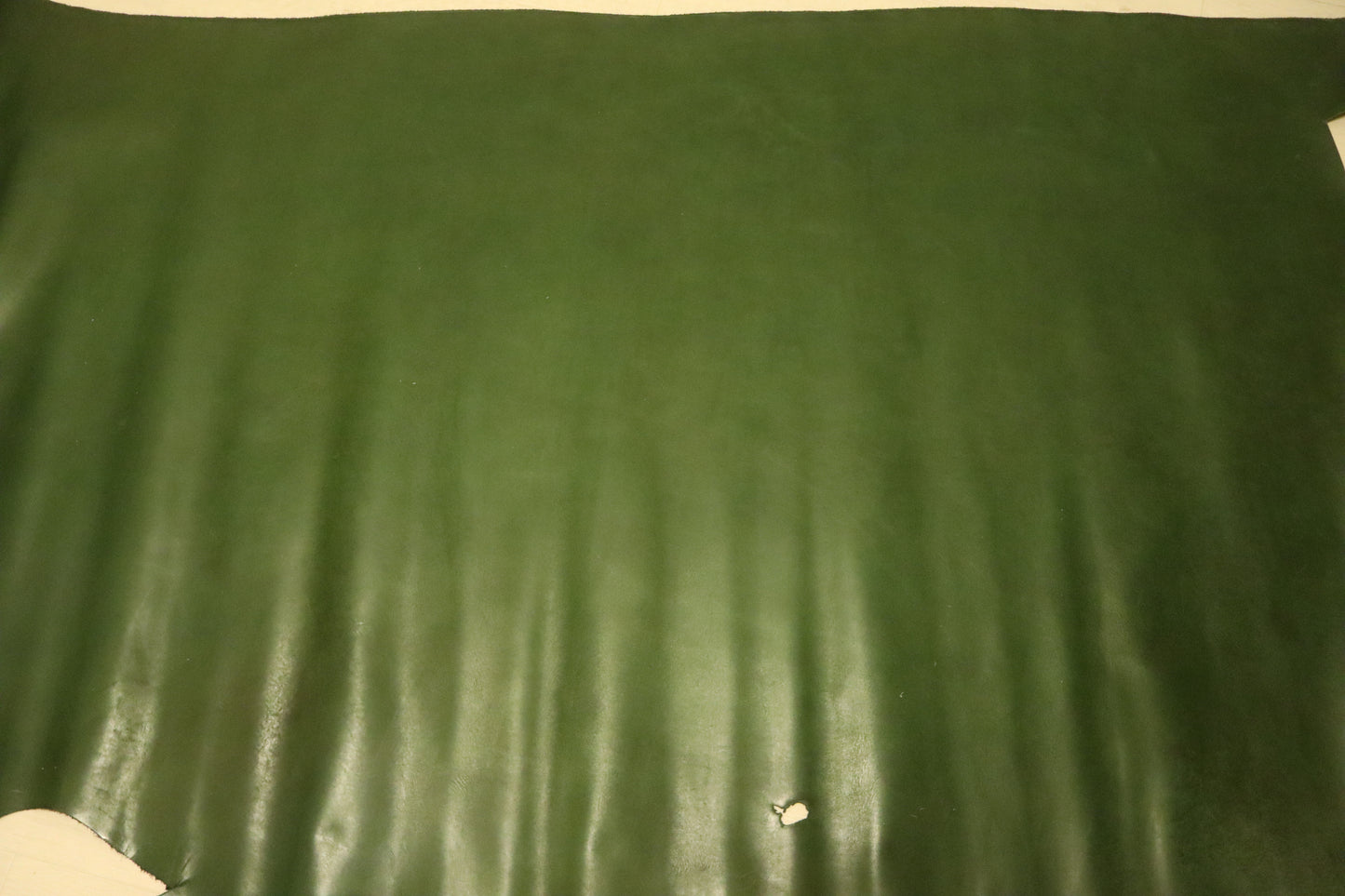 ds35円！新入荷!オイルレザー　スムース加工　ダークグリーン　220ds