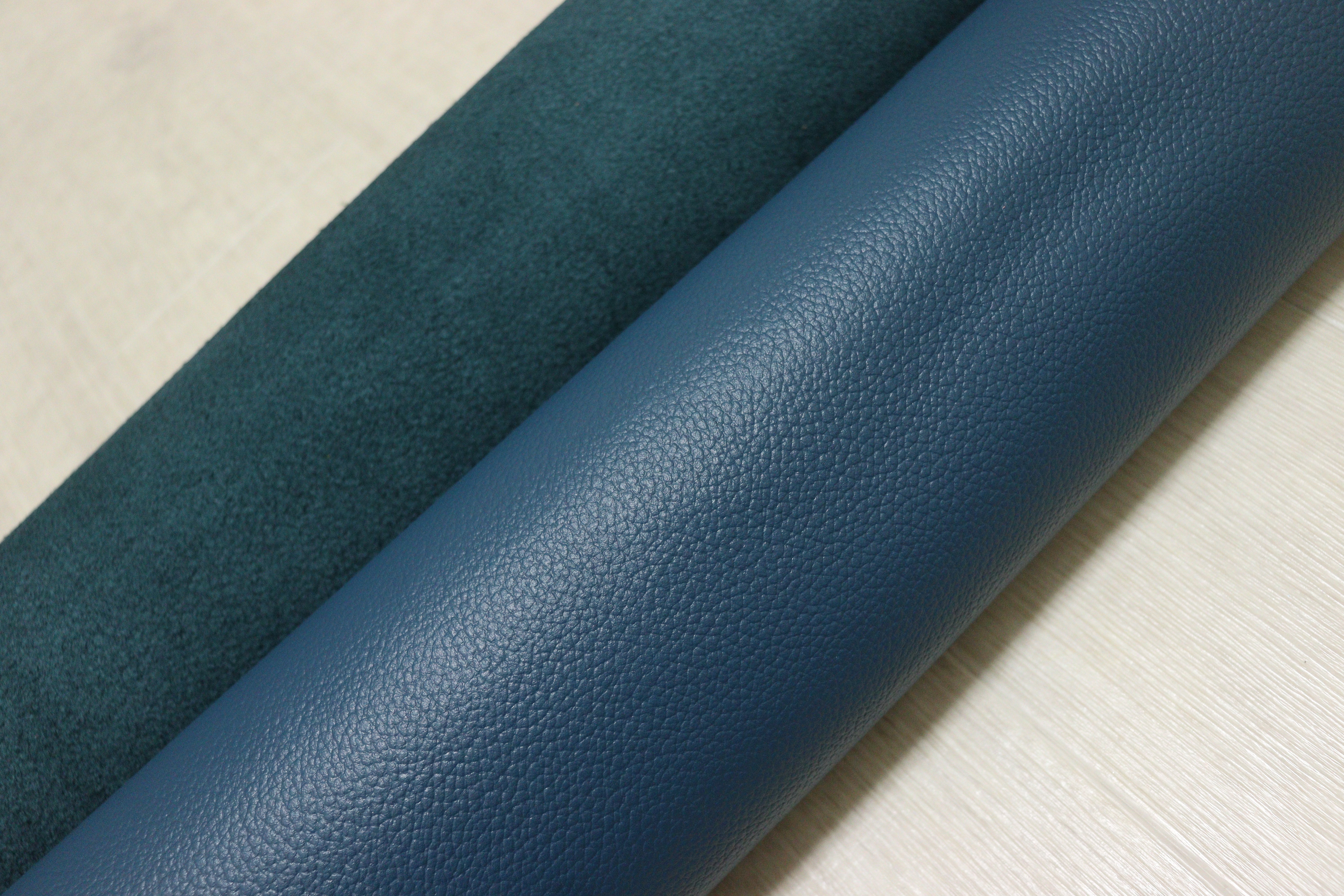 ds28円！新入荷！姫路レザー 顔料仕上げ ピーコック シボ型押し 200ds