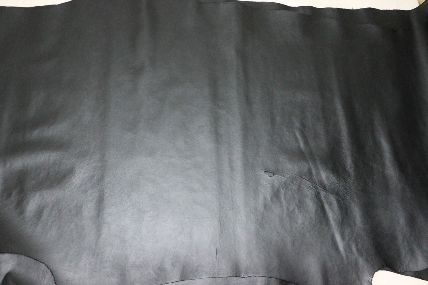 ds28円！新入荷！姫路レザー　ブラック　スムース加工　208ds