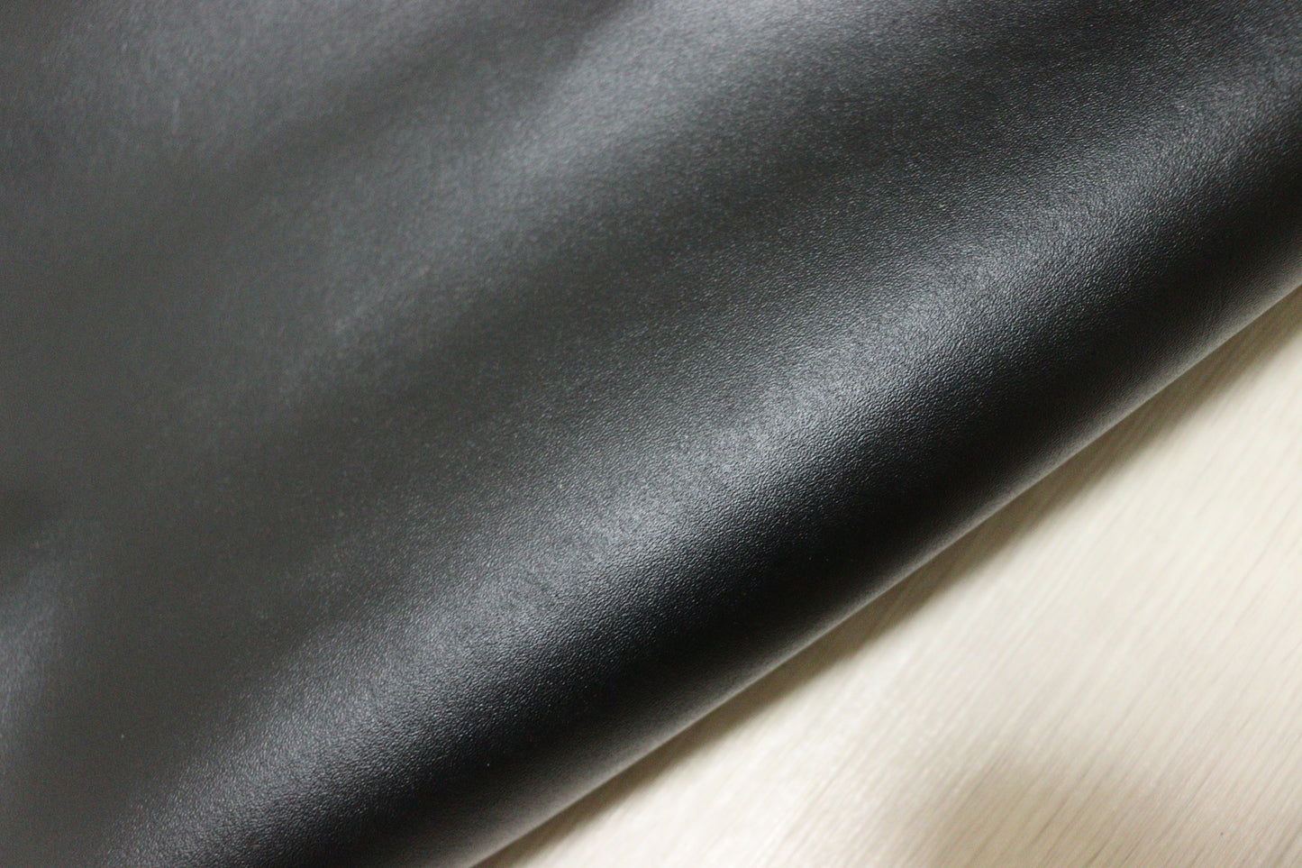 ds28円！新入荷！姫路レザー　ブラック　スムース加工　208ds