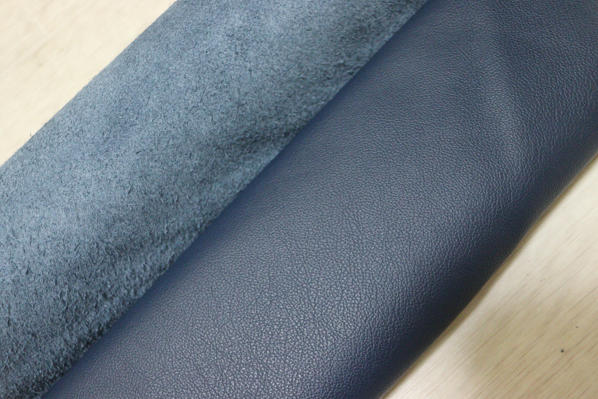 ds28円！新入荷！イタリアンレザー 　ネイビー　弱シュリンク加工　256ds