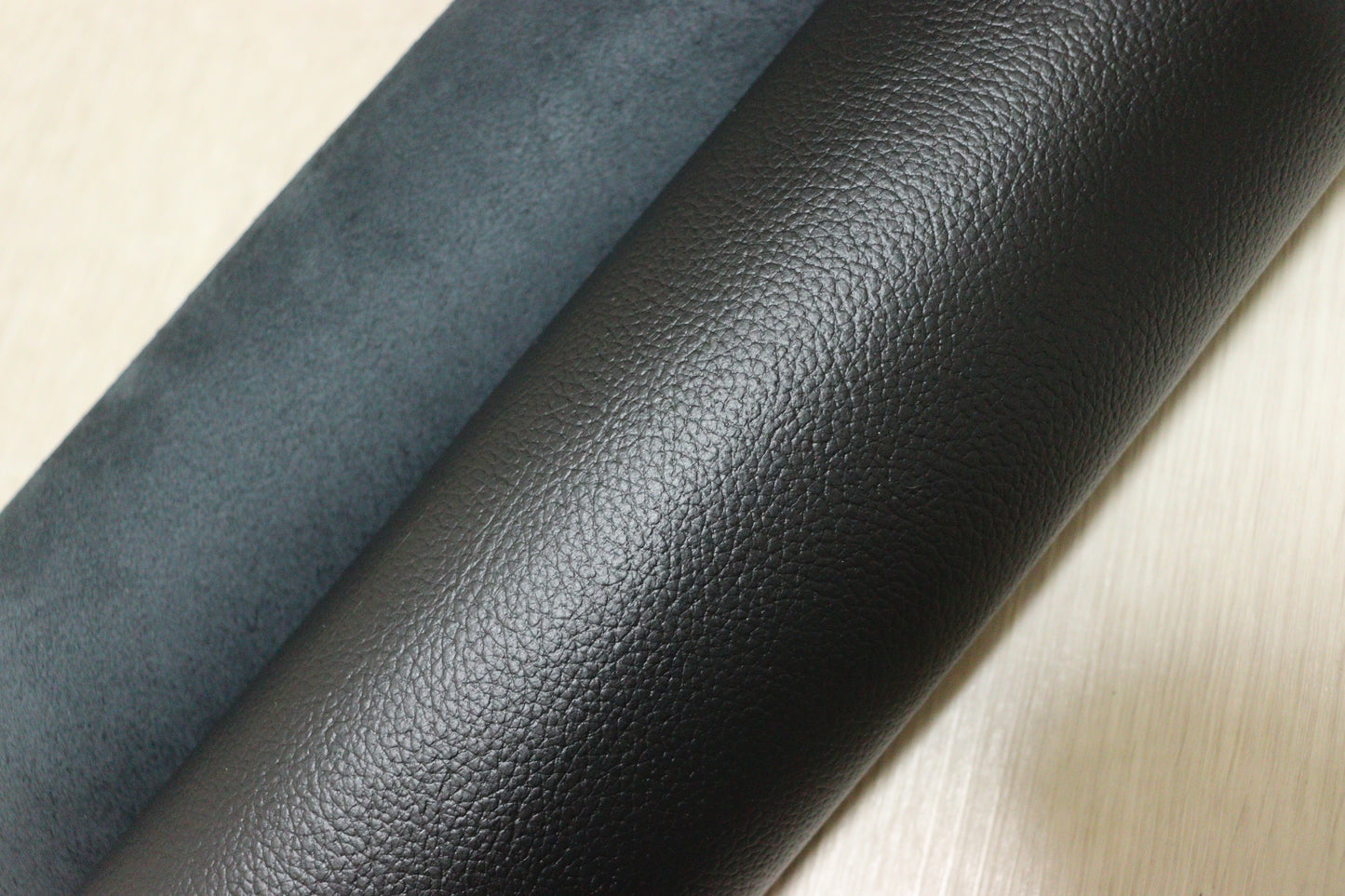 ds28円！新入荷！イタリアンレザー　ブラック　シュリンク加工　208ds